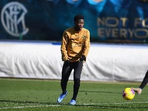 西媒:国米有阿古梅50%转会分成,塞维利亚打算出400万欧买走40% 西媒:国米有阿古梅50%转会分成,塞维利亚打算出400万欧买走40%