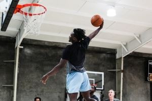 首场NBA季前赛全力出击 篮球激战一触即发! 首场NBA季前赛全力出击 篮球激战一触即发!