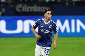 德天空:多队有意沙尔克中场法乌齐,预计转会费700万至800万欧元 德天空:多队有意沙尔克中场法乌齐,预计转会费700万至800万欧元