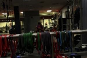 亚马尔更新社媒，晒自己在健身房锻炼照片