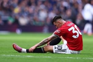 天空：曼联前锋舍什科伤病不严重，预计最多缺席一个月